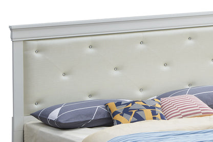 Chic Elegantly Designed Transitional Bed