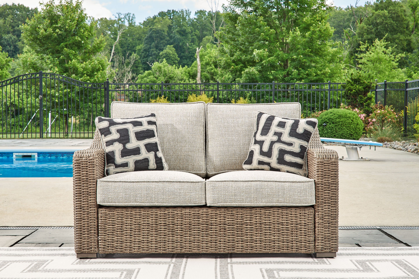 Beachcroft - Beige - Loveseat With Cushion