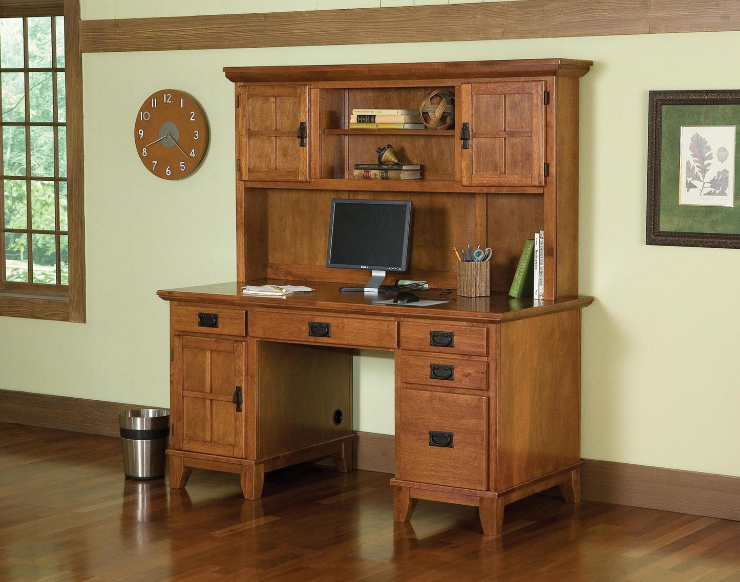 Lloyd - Pedestal Desk With Hutch